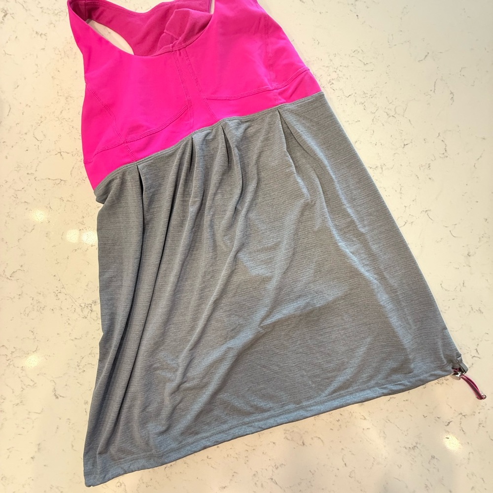 Lululemon Hot Class Tank – Size 8 – Pink/Grey with Built-In Bra